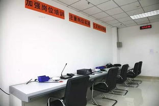 匠心獨(dú)運(yùn) 地鐵人自建通信設(shè)備維修操作室，保障城市動(dòng)脈高效運(yùn)行