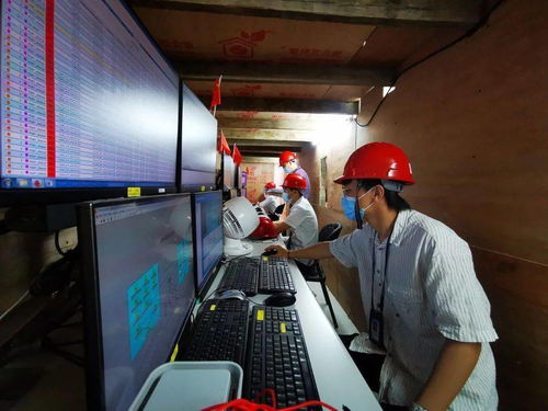 光影定格情系藍(lán)天，技能守護(hù)安全飛行——中南空管局局直職工攝影比賽暨作品展通訊設(shè)備修理側(cè)記